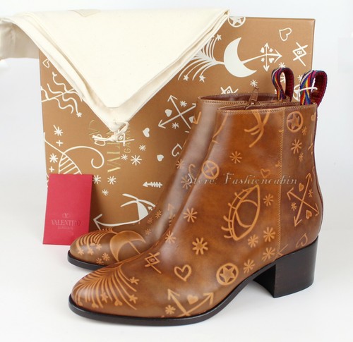 Nuovo Valentino Garavani Stivaletti in pelle in rilievo marrone chiaro EUR 37