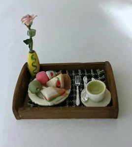 Miniatur-Mittagessenstablett Puppenhaus im Maßstab 1:12 - Bild 1 von 1