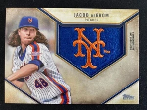 Topps Serie 1 2019 Retro Cappello Logo Patch Jacob DeGrom New York Mets - Foto 1 di 2