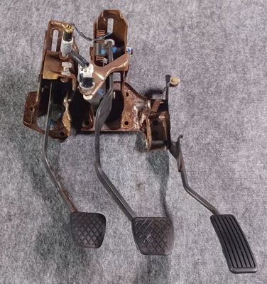 Honda Civic 96 97 98 99 2000 Manual Transmission Clutch Pedal Assembly Set OEM - Image 1 of 4