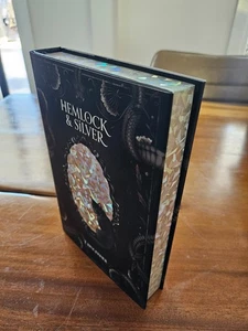 OWLCRATE Special Edition / Hemlock & Silver / SIGNED by T Kingfisher - Picture 1 of 5