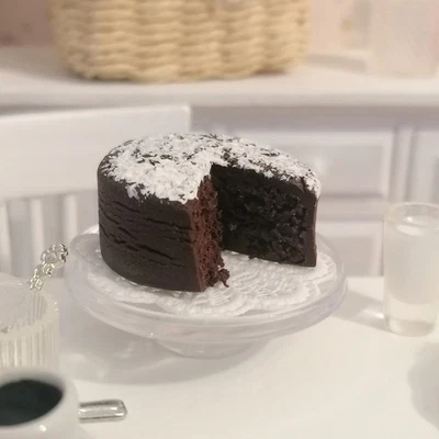 Miniatura dollhouse TORTA AL CIOCCOLATO 2 pz in scala 1:12  fatto a mano in fimo - Immagine 1 di 4