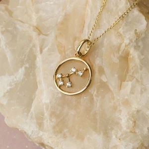 9ct Gold Leo Constellation Cubic Zirconia Pendant & Chain 455mm(18") 9ct gold... - Picture 1 of 5