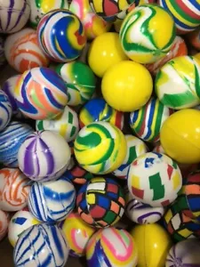 300 Superballs 45 mm Super Bouncy Balls Tomy Gacha vendita per 0,75 o $1 vendita - Foto 1 di 3