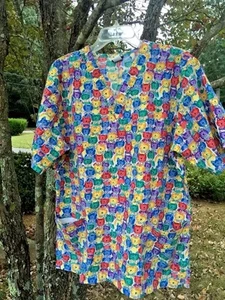 BARCO CATS KITTENS Colorful Laurel Burch Veternarian Womens Scrubs Top Size M ~ - Picture 1 of 3