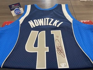 Dirk Nowitzki Autographed NBA Jersey - Fanatics Authentication - Picture 1 of 3
