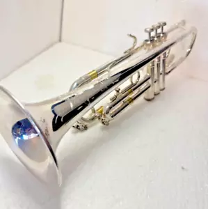 Bach TR200S Silver Bb Trumpet 478830; 1997/98 - Picture 1 of 17