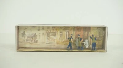 Merten HO Scale Road Sweepers Dustmen Cleaners Railroad Figures New 2264 B15 - Image 1 of 4