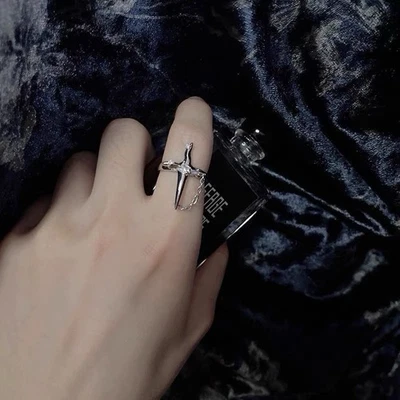 Delicado anillo ajustable cruz con circonita cúbica Foto 1 de 2