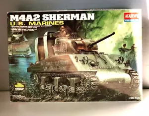 Sherman Tank U.S. Marines 1/35 Model Kit (MISSING PARTS KIT) Academy 13203 M4A2 - Foto 1 di 13