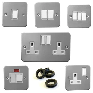 ENCHUFES ELÉCTRICOS SP/DP REVESTIDOS DE METAL PESADO/INTERRUPTORES COBERTIZOS Y GARAJE CON TORNILLOS - Imagen 1 de 8