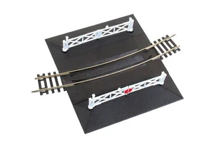 Peco ST-263 OO Gauge Level Crossing Curved Third Radius With 2 Ramps & 4 Gates - Picture 1 of 1