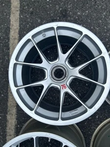 Porsche 991Gt3 Center Lock 18 Inch Wheels 2 - Bild 1 von 4