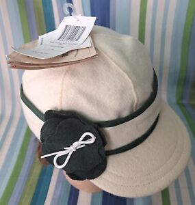 NWT Women's Stormy Kromer Petal Pusher Cap Hat Cream and Green Size 7 1/4 NWT