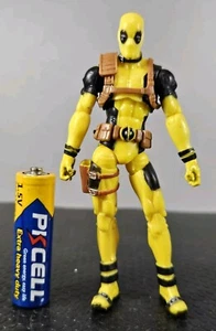 Figura 2017 Marvel Universe Deadpool Rainbow Squad AMARILLA 3,75" *Lectura dañada* - Imagen 1 de 8