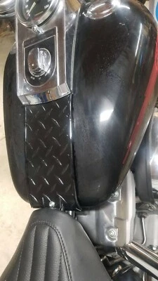 Harley Davidson Softail & Dyna 2000-2017 placa de diamante panel inferior tanque babero Foto 1 de 4
