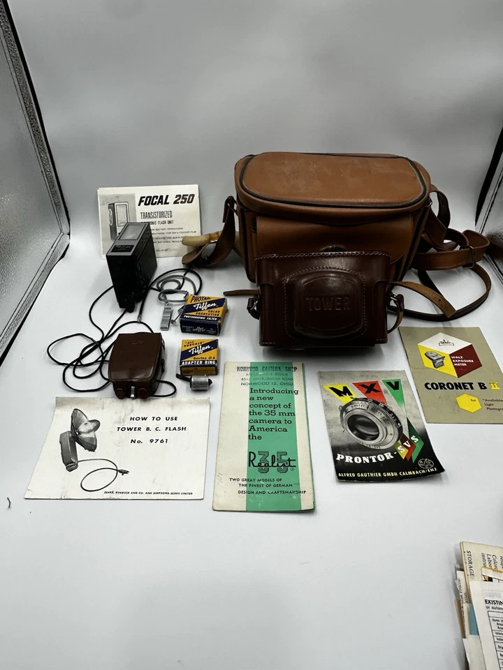 Cámara telémetro torre 35 mm vintage hecha en Alemania con estuche y unidades de flash Foto 1 de 4