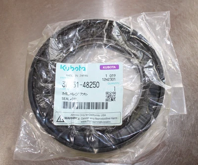 Sello de aceite Kubota OEM 3A151-48250 Foto 1 de 2