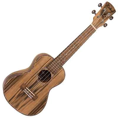 Laka Nussbaum Serie Ukulele & Tragetasche ~ Konzert