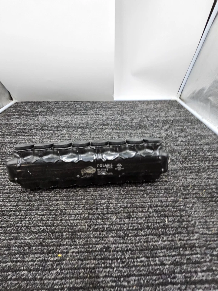 Polaris IPLD750-8 8-Port Black Multi-Tap Pre-Insulated Connector 750 MCM–1/0 AWG - Image 1 of 4