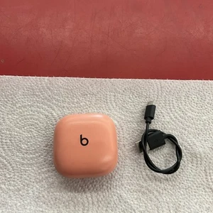 Beats Pro Earbuds With Cable Pink - Picture 1 of 3