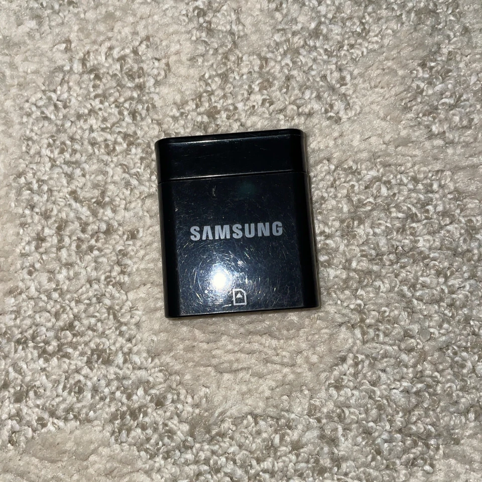 Samsung SD Flash Card Reader  - Image 1 of 4
