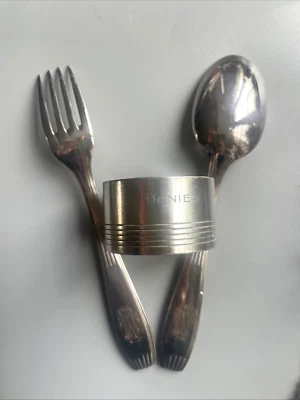 GALLIA Couvert de Baptême Métal Argenté Chiffré T. D. rond de serviette DANIEL - Photo 1/4