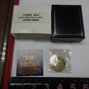 1920-2005 50 Lire BU Coin of Pope John Paul II in Gold Plated Outer Ring - Picture 1 of 9