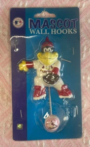 Nuevo sellado - Gancho de pared mascota NFL para cueva de hombre/habitación de niños - Piratas de Pittsburgh - Imagen 1 de 2