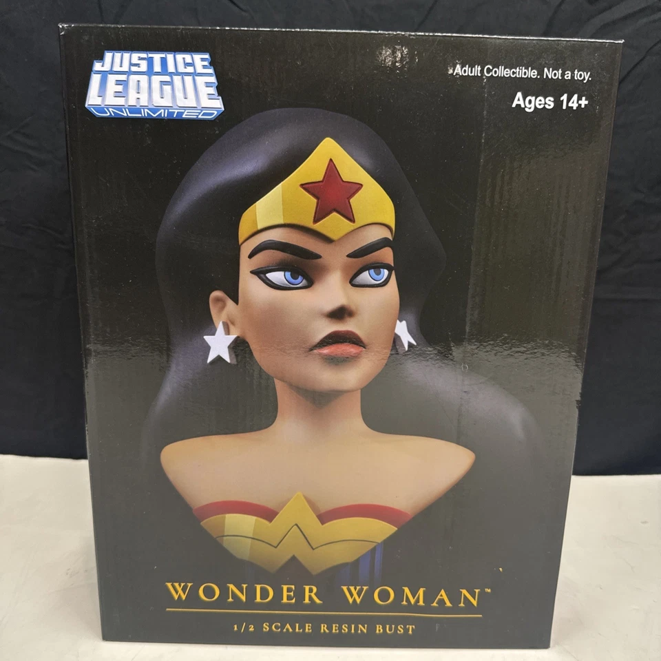 Diamond Select - DC Comic Legends in 3d Wonder Woman 1/2 Scale Bust Toy