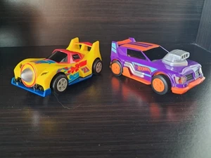 2 Hot Wheels Zero Gravity Replacement Red Yellow Slot Cars---- Brand New - Picture 1 of 2
