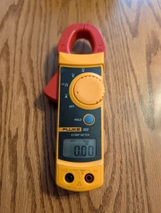 PRE-OWNED FLUKE 322 CLAMP METER IN NICE WORKING CONDITION!  NO LEADS, METER ONLY - Picture 1 of 2