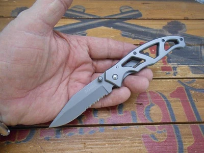 Cuchillo Gerber Paraframe I Marco Bloqueo Combo Borde Hoja Gris Foto 1 de 4