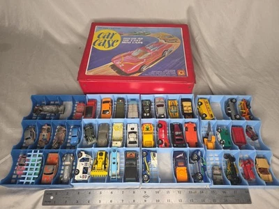 Lote de autos y fundas diecast vintage: 44 autos en total - Tootsietoy, Lindberg y más Foto 1 de 4