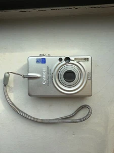 Canon Powershot SD200 - 3x zoom, 2 batteries and charger - Picture 1 of 8