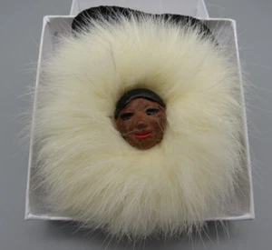 De colección. Broche/alfiler de piel de conejo blanco cara de esquimal de Alaska joyería moda para mujer - Imagen 1 de 7