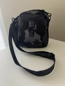 Lug | Convertible Infinity Can Can Crossbody Bag Black Blue Camo | Travel - Picture 1 of 10