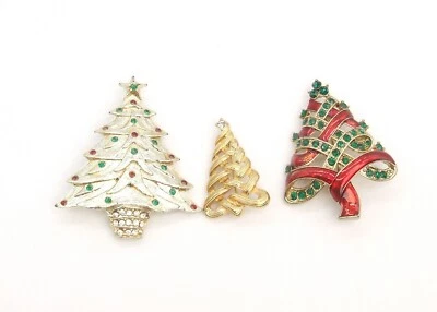3 Gold Tone Christmas Tree Brooches Braided Ribbon Green Crystal Red Enamel Avon - Imagem 1 de 3