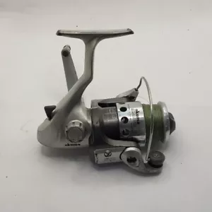 Okuma Avenger AV20 Spinning Fishing Reel for Parts or Repair only - Picture 1 of 5