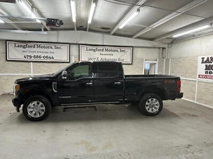 2017 Ford F-250 PLATINUM - Picture 1 of 23