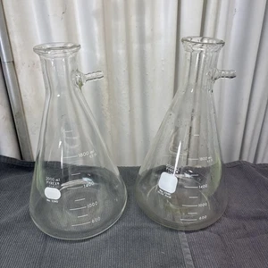 Lot of 2 Pyrex 5340 Filter Flasks 2000mL 2L Heavy Duty Borosilicate Glass - Picture 1 of 7