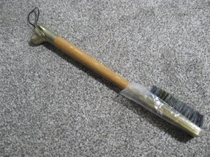 Cepillo para botas/zapatos vintage de latón con mango de madera de 14" de largo - Imagen 1 de 7