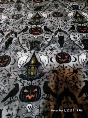 Manta de felpa de Halloween espeluznante Halloween 50" x 60" gris Foto 1 de 4