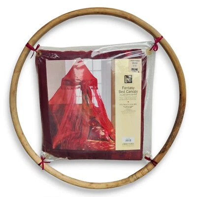 Toldo de cama de fantasía con cuentas de terciopelo rojo vintage N Things Foto 1 de 4