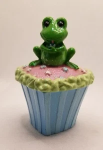 Claires Frosch auf einem Cupcake Schmuckschatulle - Bild 1 von 5