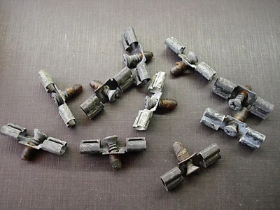 10 piezas Dodge Truck 1972 1973 puerta delantera panel molduras clips NOS 6003350 Mopar Foto 1 de 4