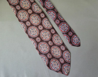 Corbata de seda ligera vintage Page Foster & Reis of New Haven patrón marrón Foto 1 de 4