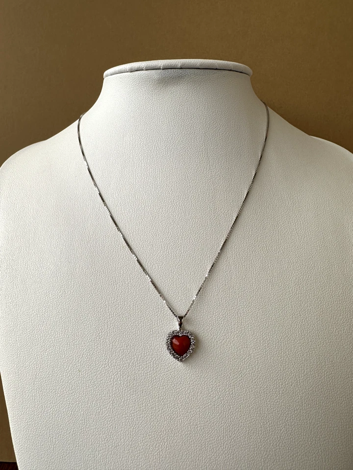 Ciondolo cuore in argento 925 con spoletta in vero corallo rosso mediterraneo - Immagine 1 di 4