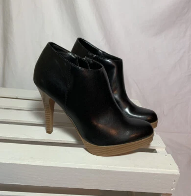 Qupid Black Leather Heeled Booties size 8 - Image 1 of 4