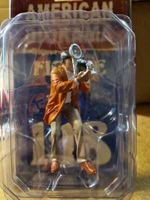 AMERICAN DIORAMA 1/18 76285 FIGURINES RACE DAY FIGURINE III diecast modelcar - Photo 1/4
